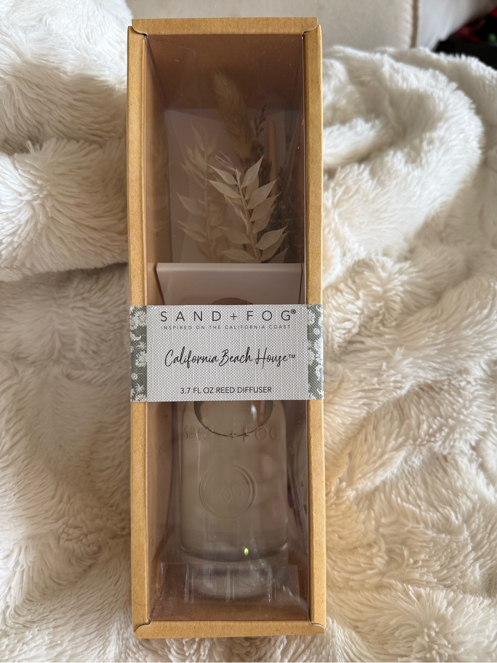 Sand and Fog-California Beach House Reed Diffuser — reeds and floral sprig